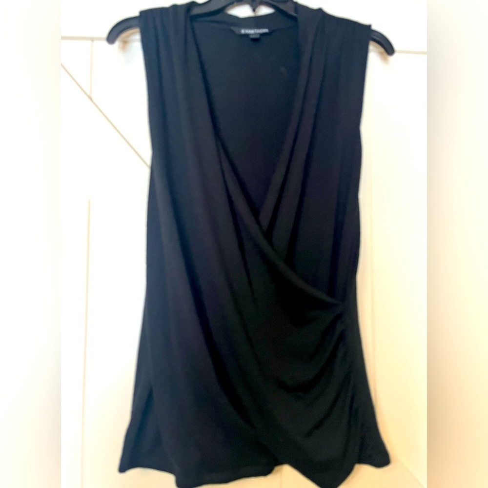 Sleeveless knit top